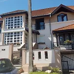 بيت ضيافة Szofia 3*